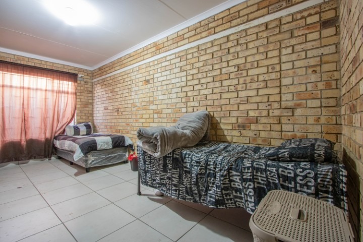 To Let 11 Bedroom Property for Rent in Die Bult North West